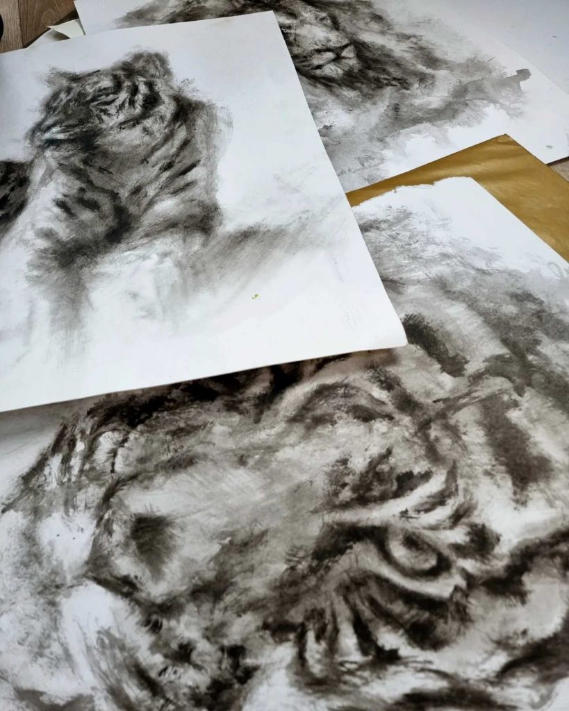 peintures de tigres sur papier 