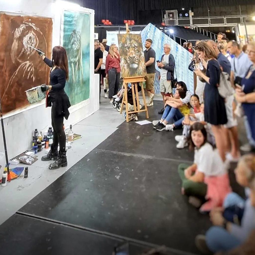 Performance en public de l'artiste Sandrot. Peinture en direct pour l'évènement Solid'Art